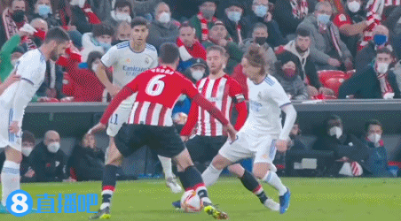 法甲-内马尔染红姆巴佩绝杀 巴黎2-1胜斯特拉斯堡