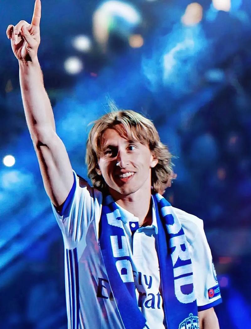 扑克中自信与自负的区别（扑克中自信与自负的分界线）