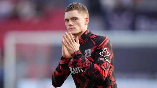 和三笘薰合影的11岁小球员有日本和法国血统，出自吉田麻也担任院长的青训机构