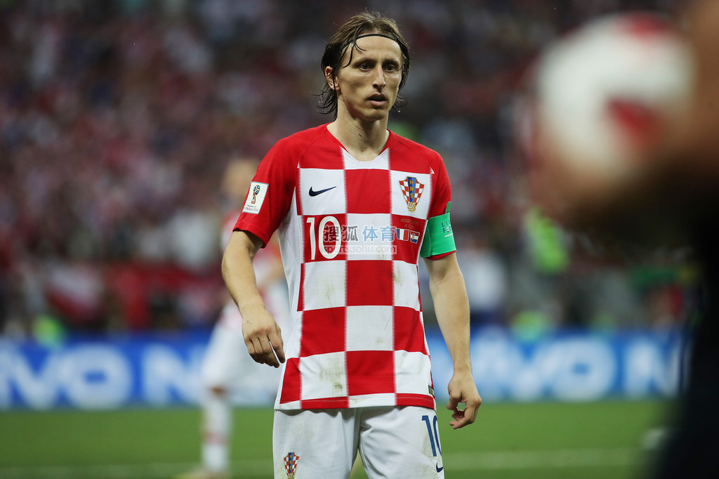 记者：梅西不希望拉波尔塔利用自己，因此回诺坎普没通知巴萨